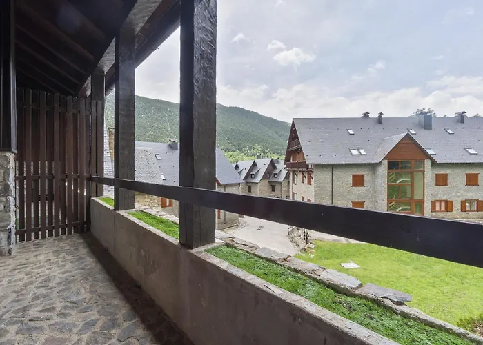 Luderna - Casa Con Terraza Somont * Naut Aran